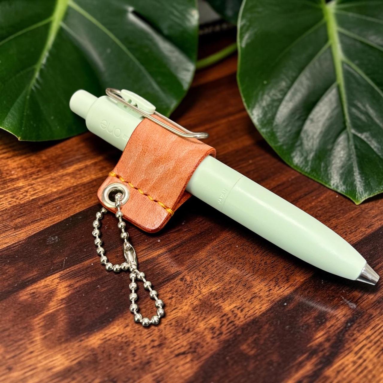 Penholder_charm_alaska_orange